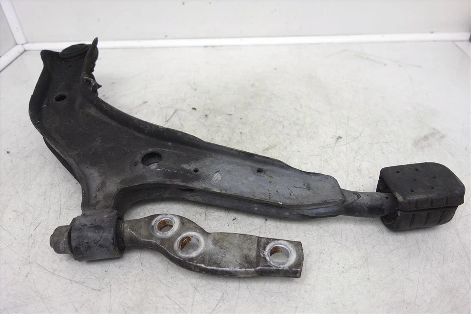 Brazo de control inferior del conductor delantero izquierdo Infiniti I30 96 97 98 99 54501-39U10 Foto 3 de 4