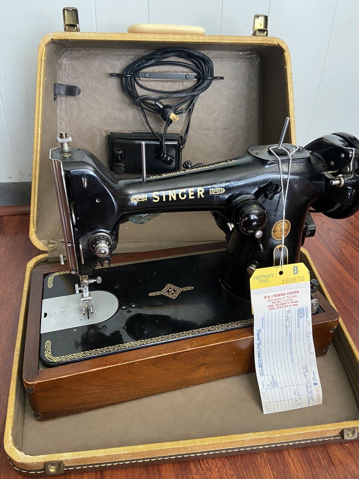 Vintage Singer 221 Featherweight Sewing Machine C. 1950 Partially