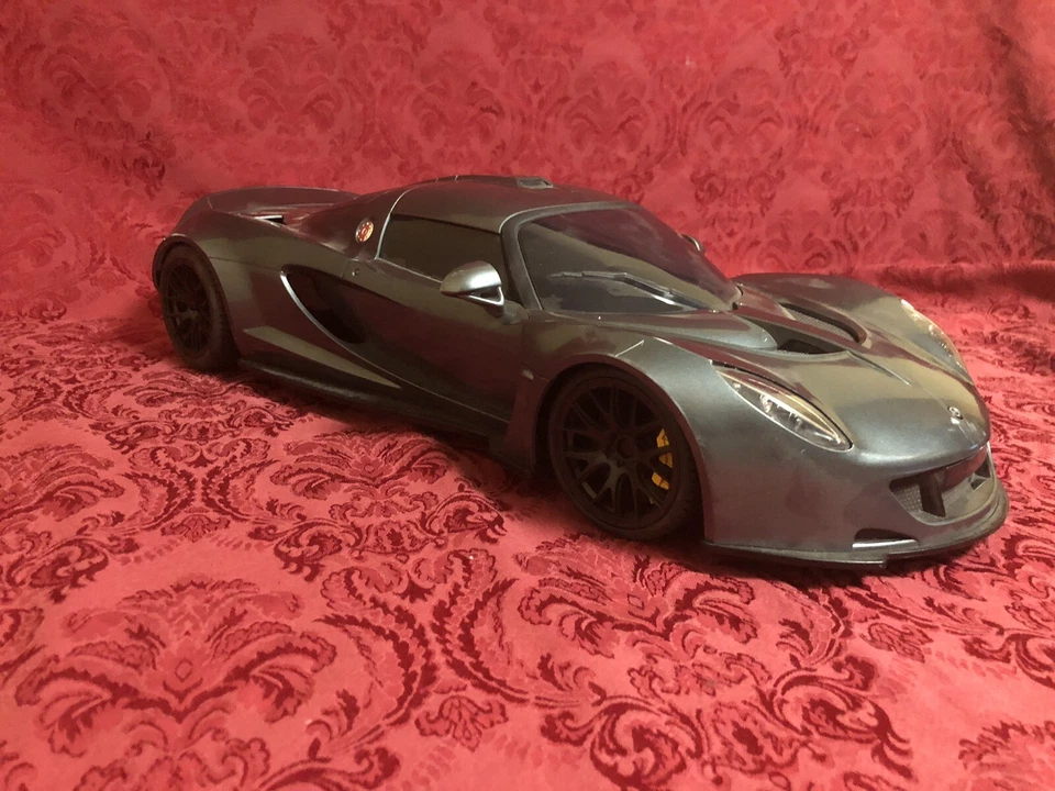 Fast Lane Toys R Us RC Hennessey Venom GT 1:8 * No Remote, Charger Or Battery - Image 2 of 4