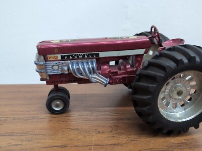 1/16 Fly'n Farmall McCormick IH 560 Ertl Toy Pulling Puller
