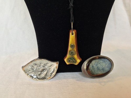 Lot De 3 Bijoux Vintage Années 60/70 – Broche Et Pendentif En Céramique, Style Rétro BAY