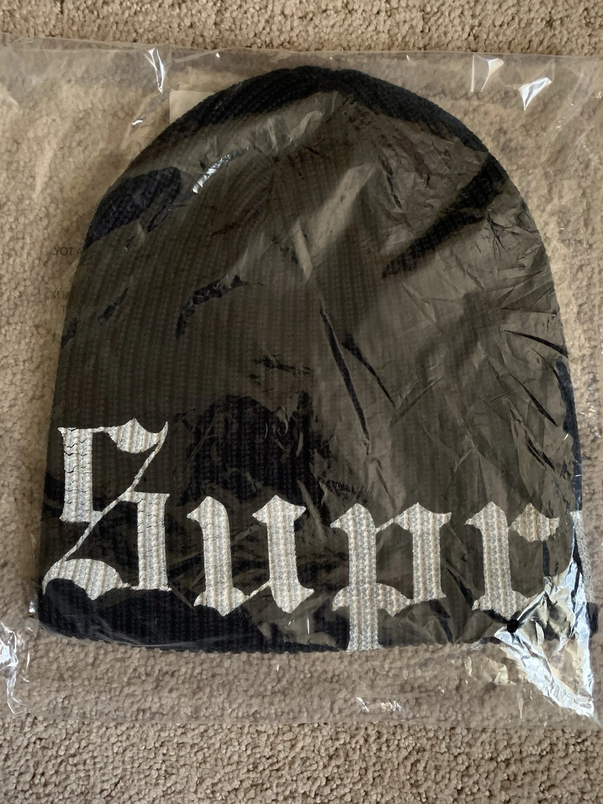 Bonnet noir imprimé ancien anglais Supreme