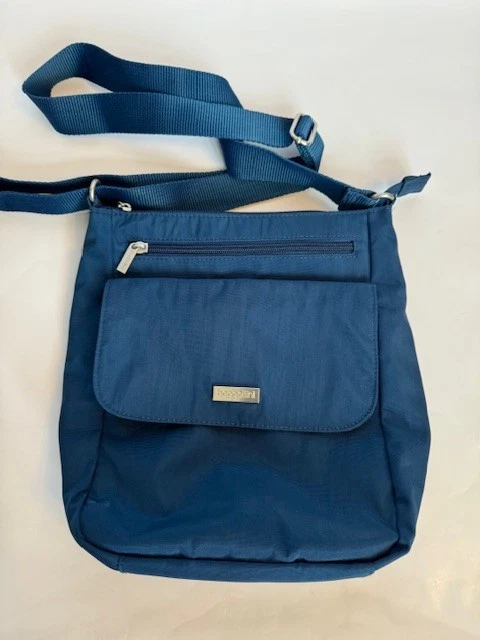 Bolsa de ombro azul Bagalini e bolsa de ombro de palha - Imagem 3 de 4