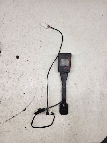 BMW 5 G30 G31 G38 2019 Vorne links Gurtschloss vorne 7359090 EBD4163