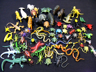 Misc Lot of 80 Plastic Bugs and Animals. Please review photos for details.