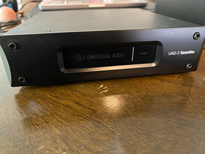 Universal Audio UAD-2 Satellite Thunderbolt 2 OCTO Core w/ TB2 Cable & Box