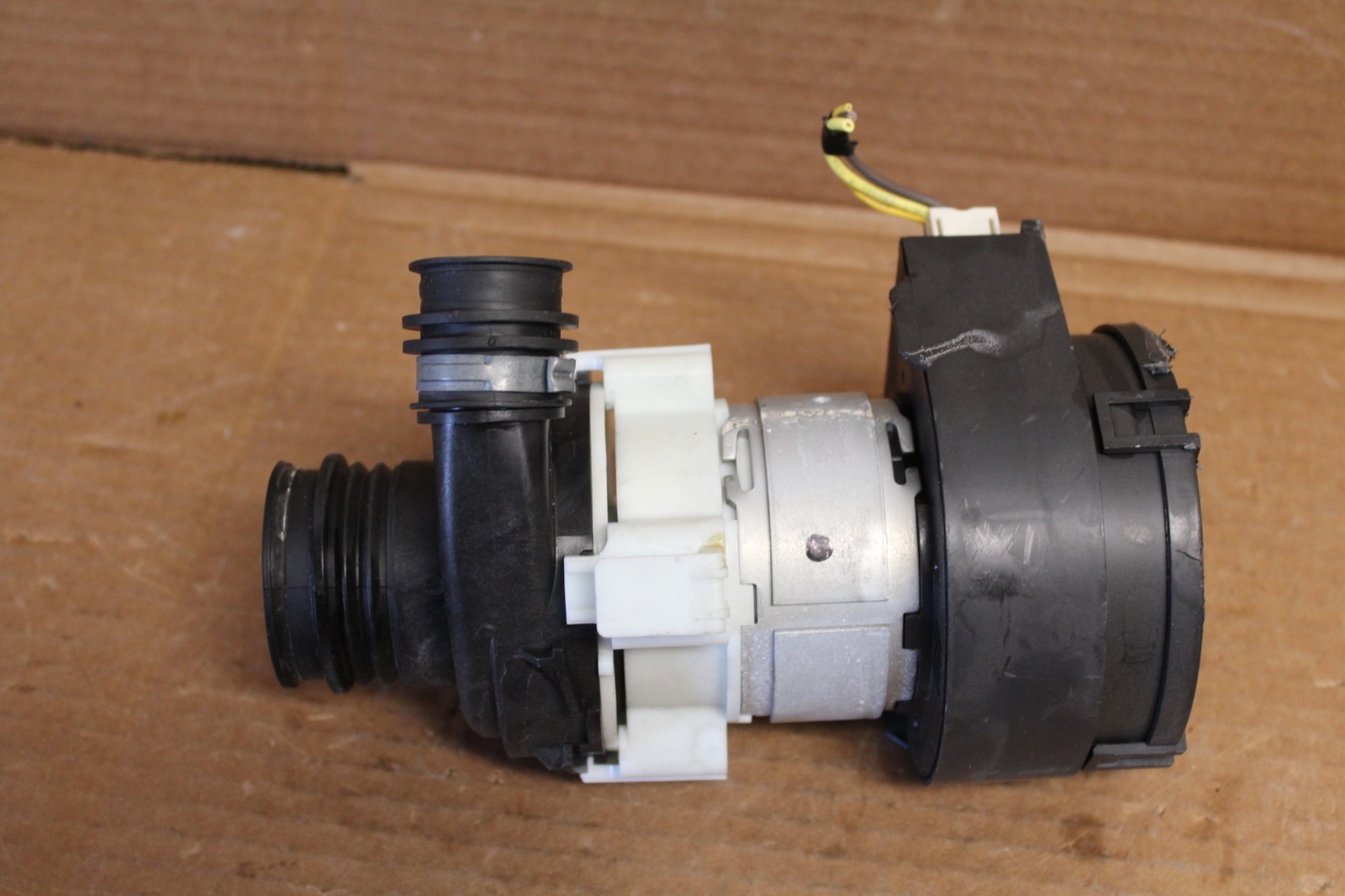 GE Dishwasher Circulation Pump Motor Ass. Part WD26X22826 WD26X23258