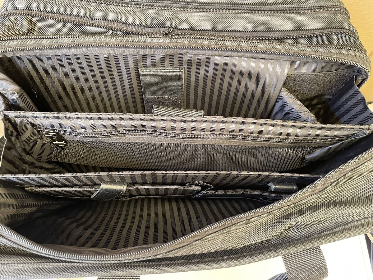 Tumi Alpha 2621D3 Large Nylon Leather Organizer Laptop Brief Tumi Alpha 2621D3 Large Nylon Leather Organizer Laptop Brief