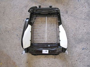 BMW 1er E81 Rückenlehnenrahmen Sportsitz mit Entriegelungseinheit rechts 6982919