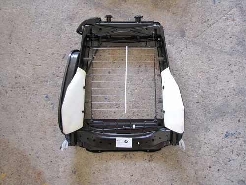 BMW 1er E81 Rückenlehnenrahmen Sportsitz mit Entriegelungseinheit rechts 6982919