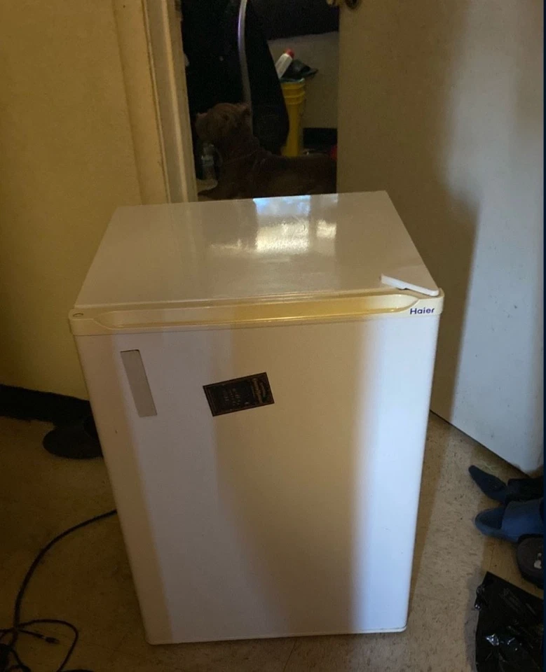 Haier бытовой миниатюрный холодильник мини-холодильник белый работает идеально - Изображение 2 из 2