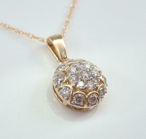 2Ct Round Cut VVS1/D Diamond Cluster Pendant 14k Yellow Gold Finish Free Chain - Picture 2 of 4