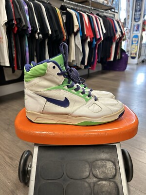Vintage Nike Air Sabre Flight High 8.5 Basketball Sneaker 1991 As