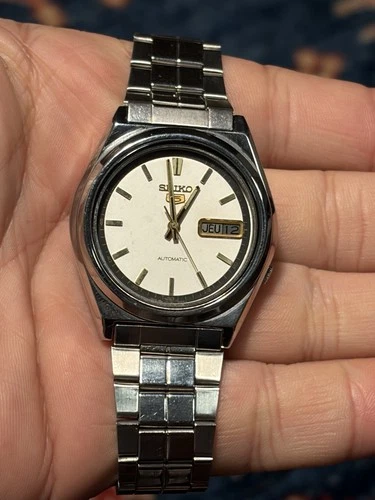 Vintage Seiko 5 Automatic 7009-856A Day Date Men’s Watch French/English