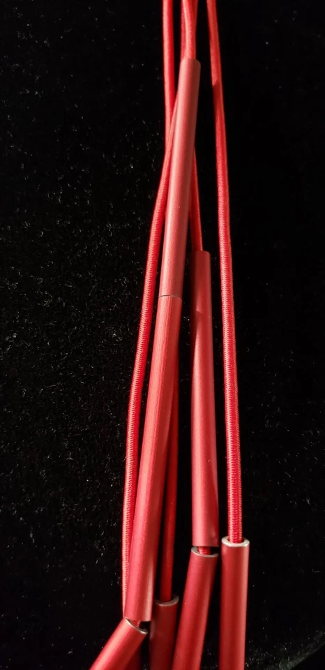 Christina Brampti 22 дюйма алюминий и шнур ожерелье, красный, серый, белый, W/красный шнур - Изображение 3 из 4