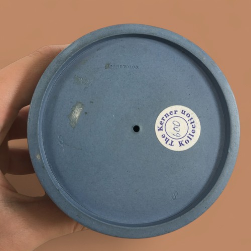 Cantina di sale con ora danzante in diaspro blu Wedgwood XVIII e XIX secolo - Foto 6 di 6