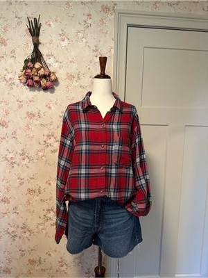 Abercrombie & Fitch Women s Red & Blue Plaid Flannel Shirt - Size Large