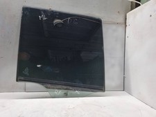 Mercedes-Benz ML W163 2002 Hinten rechts Fenster Scheibe Tür hinten 43R008010 Mercedes-Benz ML W163 2002 Hinten rechts Fenster Scheibe Tür hinten 43R008010