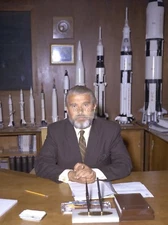 WERNHER VON BRAUN WEARING A BEARD AT DESK - 8X10 NASA PHOTO (EP-544)