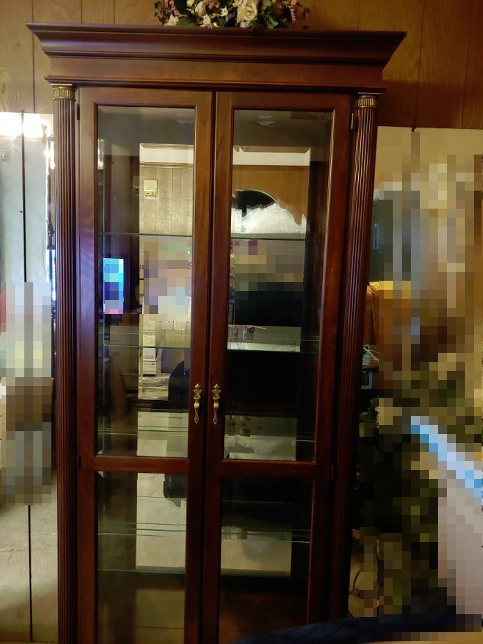 PHILIP REINISCH COMPANY - ILLUMINATED Curio Cabinet with