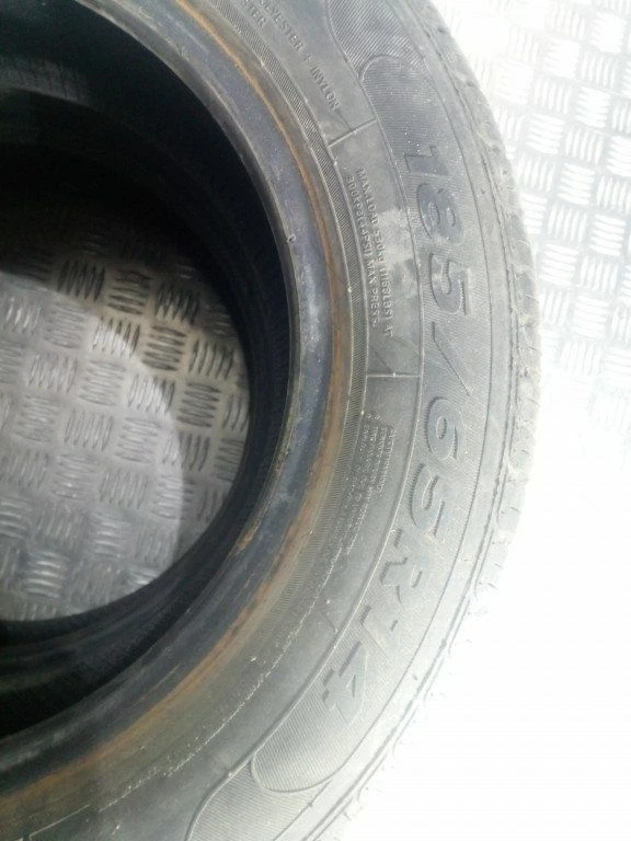 Neumáticos de invierno Volkswagen Golf III 1997 14 pulgadas 0258129 UST18928 Foto 3 de 4