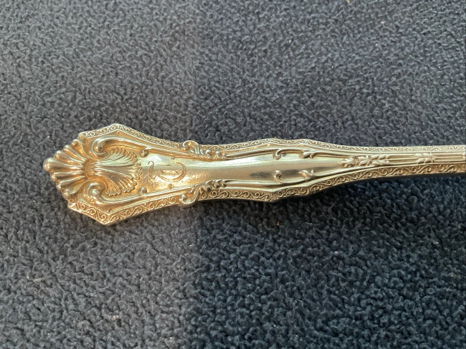 Tenedor de cena International Duchess de plata de ley de 7 pulgadas Foto 2 de 4