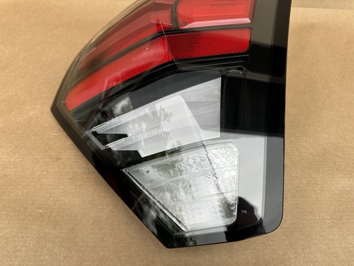 2024-2025 Hyundai Kona OEM LED Bumper Taillight, Right Passenger Side 92406BE110 - Foto 2 di 15