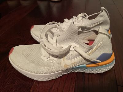 Nike Epic React Women s 7.5 Very small Size 7.5