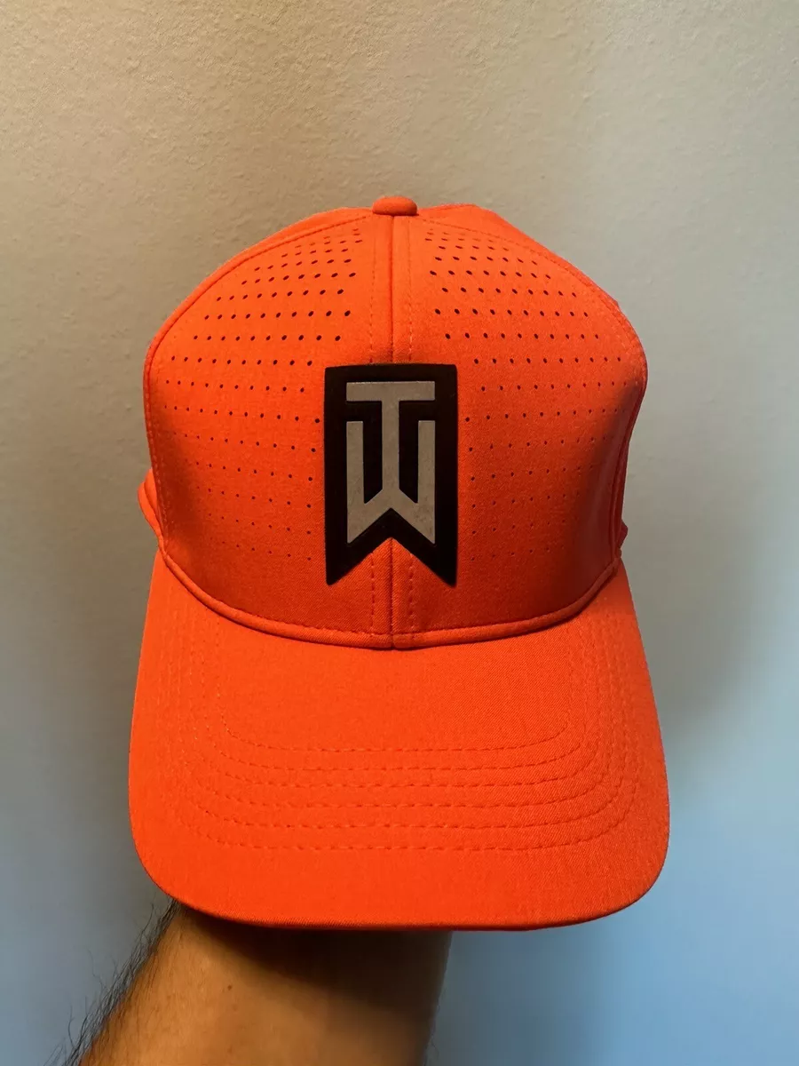 Tiger woods cheap fitted hat