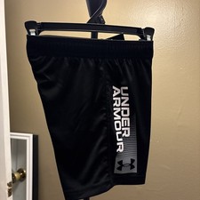 Boys Under Armour Black Athletic Shorts Size 4