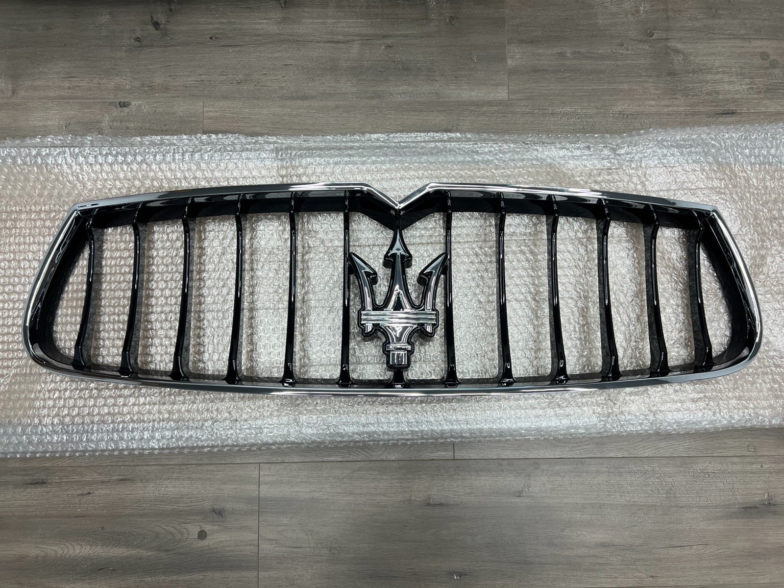 2014-2017 Maserati Ghibli Front Bumper Radiator Grille Chrome No Sensor Hole New