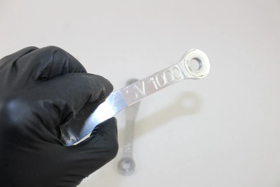 Suzuki SV1000 2003 03 eslabones de bajada Foto 2 de 4