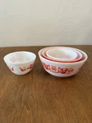 Set of Pyrex bowls with friendship pattern