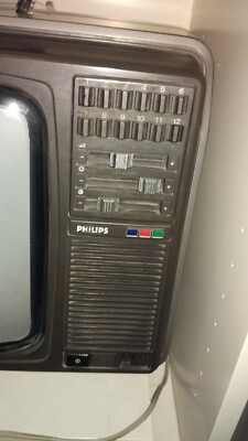Télé Portable Philips Ancienne – Modèle Vintage – Occasion – Ne Fonctionne Pas – Pour Collection Ou Décoration
