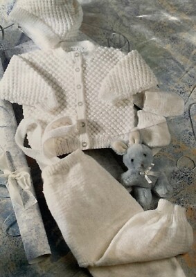 BC043 STRICKMUSTER BABY KINDERWAGEN SET, JACKE, HOSE MÜTZE IN DK GR. 18 BIS 20