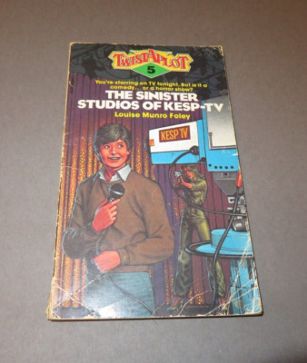 Twist a Plot 5 Sinister Studios of KESP-Tv Louise Foley Choose your adventure pb