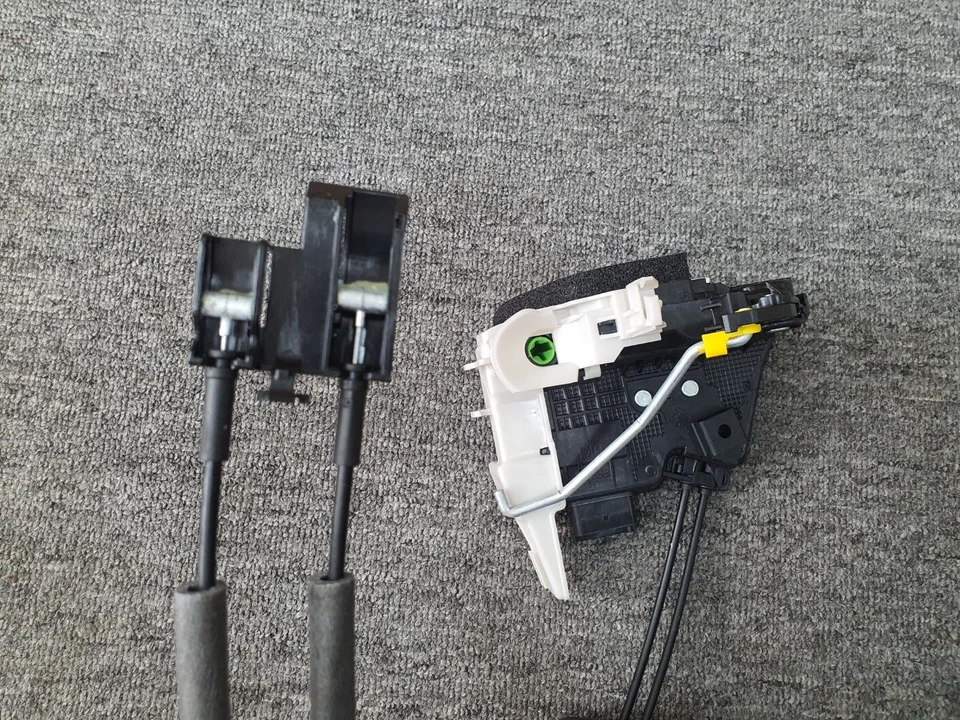 Actuador de pestillo de cerradura de puerta delantera/izquierda OEM 81310-A7031 EMS para Kia Forte 2014~2018 Foto 4 de 4