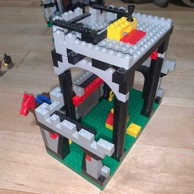 LEGO System Castle Night Lord's Castle 6097 In 1997 used Retired #1812