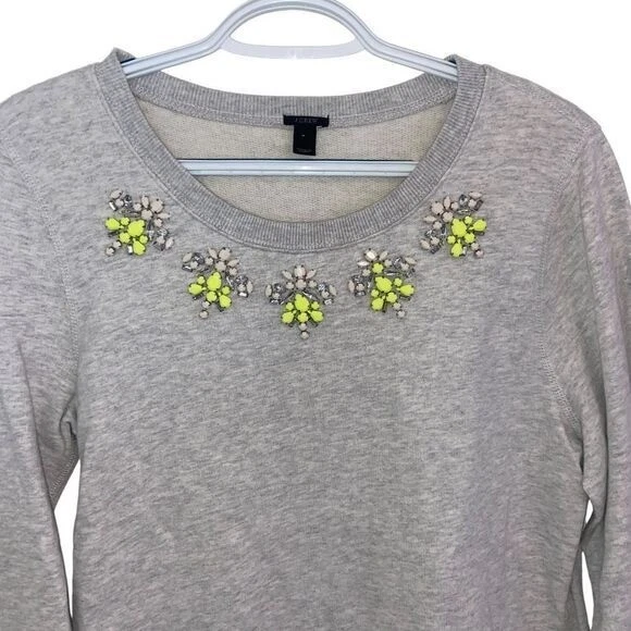 Moletom J.Crew cinza algodão amarelo neon com decote de joias enfeite pequeno - Imagem 3 de 4