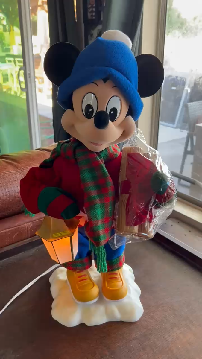 1996 Disney Store 22