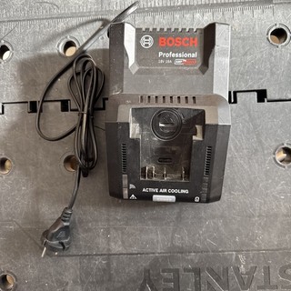 Bosch Professional GAL 18V 160 C Ladegerät Lithium Ionen Akku Ladestation