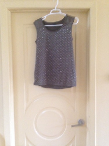 Ann Taylor taupefarbenes seidiges Tanktop mit Nieten, Größe Small - Bild 5 von 6