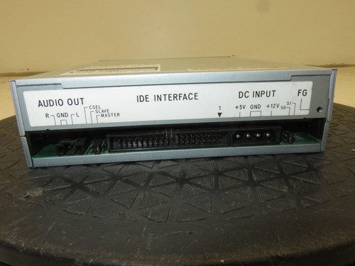 Lot of 4 Beige IDE CD-Rom Drives - Mitsumi, Teac, Pioneer - Parts/Repair - Picture 3 of 5