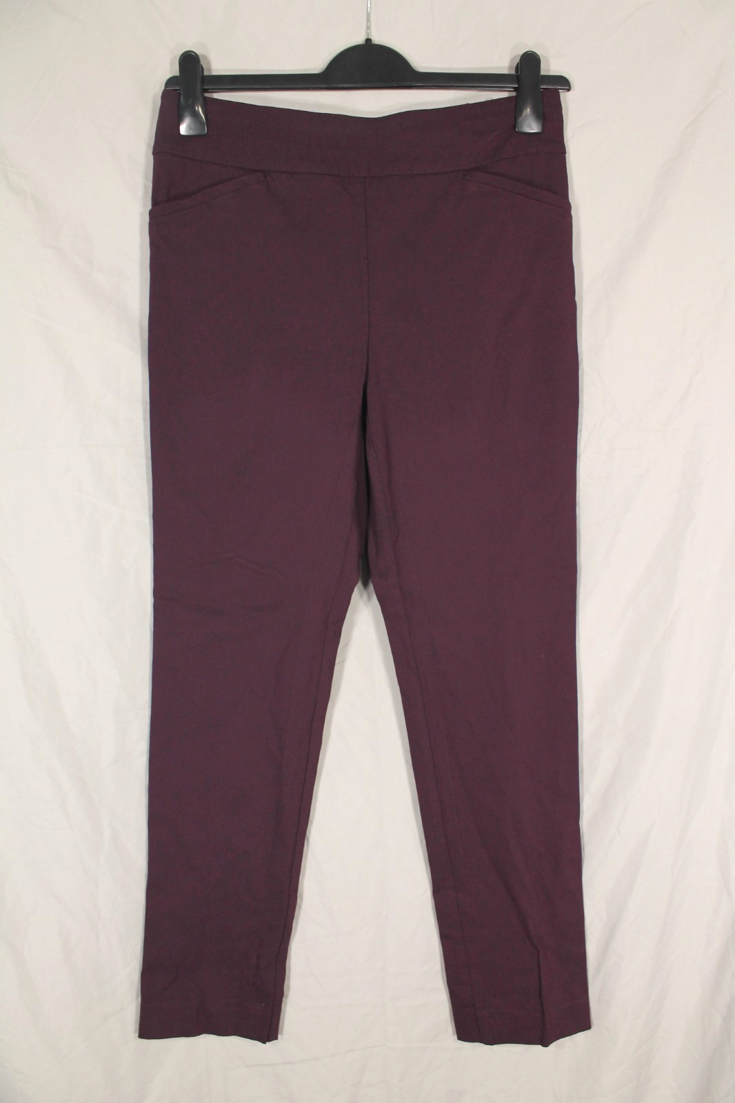 FABULOUSLY SLIMMING By CHICO'S Deep Plum PERFECT STRETCH Pullon PANTS 0.5 (US-6)