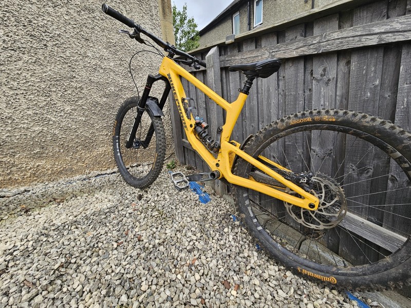 Nukeproof Giga 297 Large Mountain BIKE Full Suspension