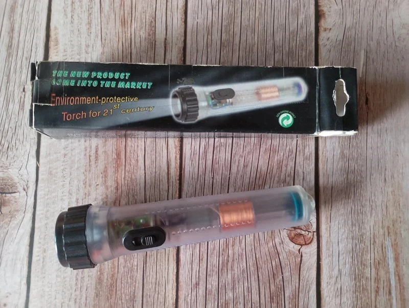 3 Colori Pressatura A Mano Dinamo Manovella Carica Torcia Mini Torcia Autogenerante Lampada Da Campeggio A LED Per La Casa All'aperto - Foto 10