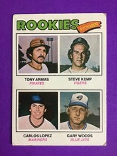 1977 TOPPS BASEBALL SET BREAK CARD # 492 - 1977 Rookie Outfielders