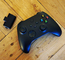 Xbox Series X|S Wireless Controller with Rechargeable Battery Pack