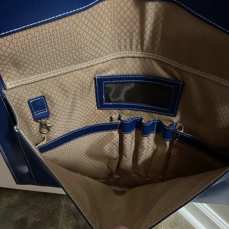 Maletín para portátil McKlein, Winnetka, cuero de vaca de grano superior, azul marino Foto 3 de 4