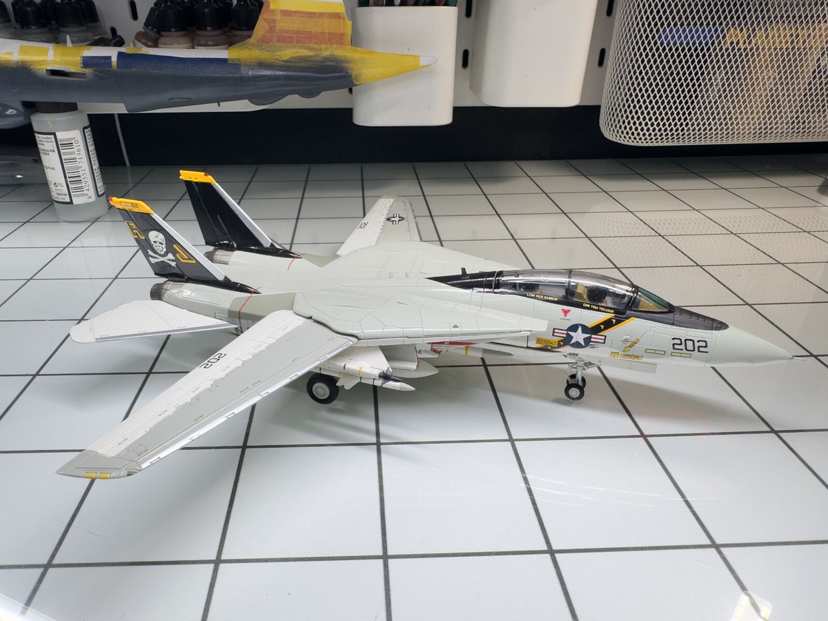 PLEASE READ DESCRIPTION* HA5211 HOBBY MASTER F-14A TOMCAT VF PLEASE READ DESCRIPTION* HA5211 HOBBY MASTER F-14A TOMCAT VF